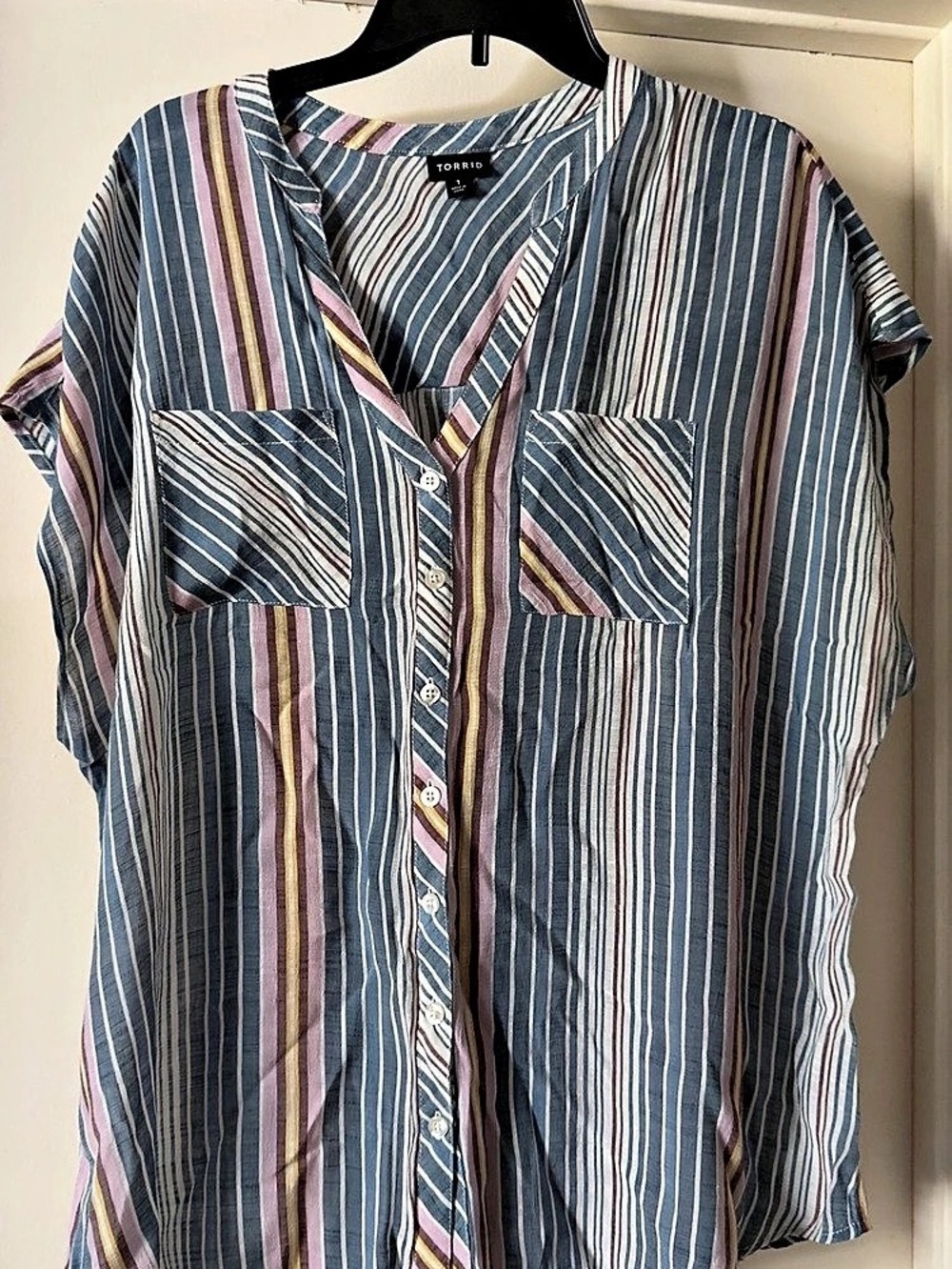 Torrid Striped Blouse in Blue & Pink Size 0 Like New